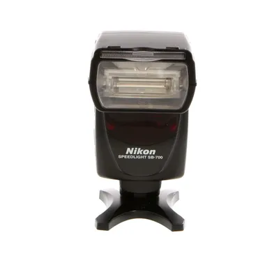 Nikon SB-700 Speedlight Flash [GN28M] {Bounce, Zoom}